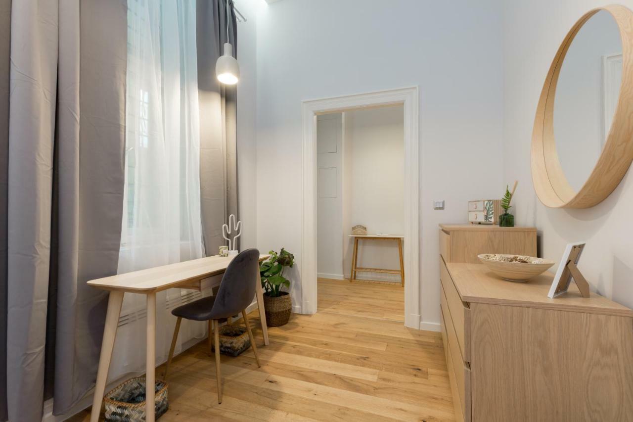 Designer Dream In The Center W 2br/2bath * Budapeste
