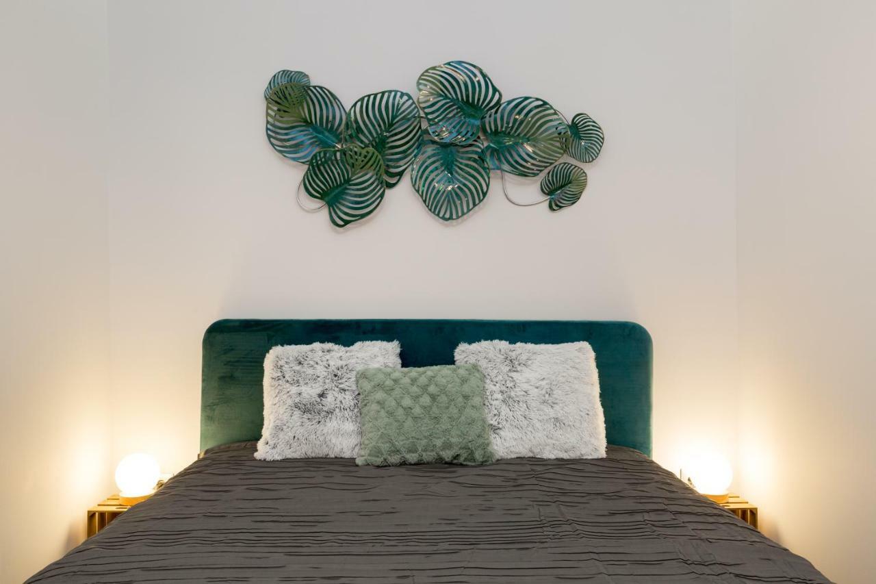 Designer Dream In The Center W 2br/2bath Appartement *